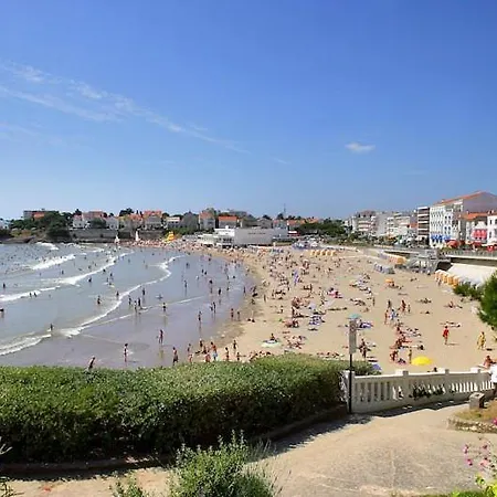 Sur - Quartier De Pontaillac - La Fregate