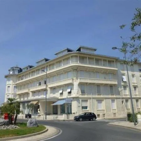 Sur - Quartier De Pontaillac - La Fregate