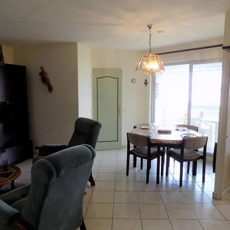 Sur - Quartier De Pontaillac - La Fregate *
